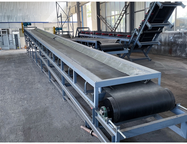 一臺(tái)皮帶輸送機(jī)發(fā)貨啦！