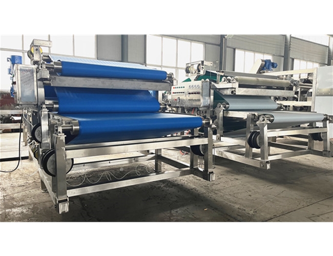 2臺帶式壓榨機完工發(fā)走啦！