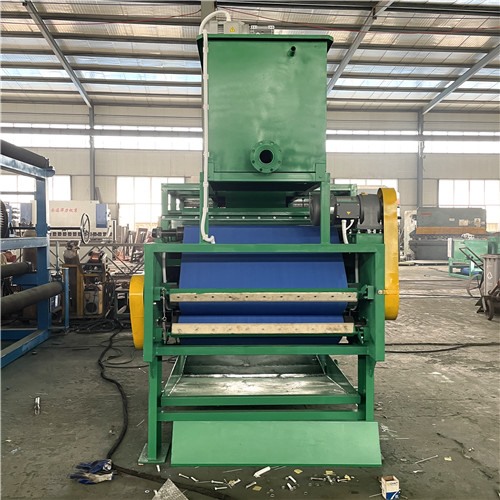 一臺轉(zhuǎn)鼓式濃縮帶式脫水一體機完工準(zhǔn)備發(fā)貨