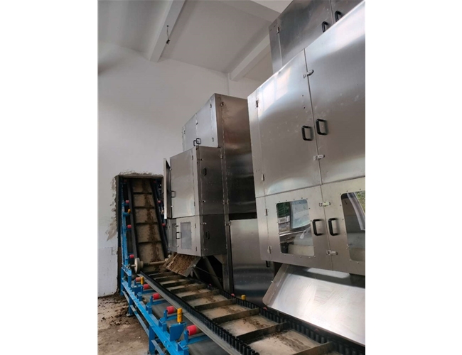 云南某污水處理廠定制的一體式污泥深度脫水機(jī)，現(xiàn)已投入使用！