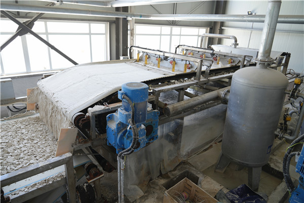 橡膠帶式真空過(guò)濾機(jī) 橡膠帶式真空過(guò)濾機(jī)