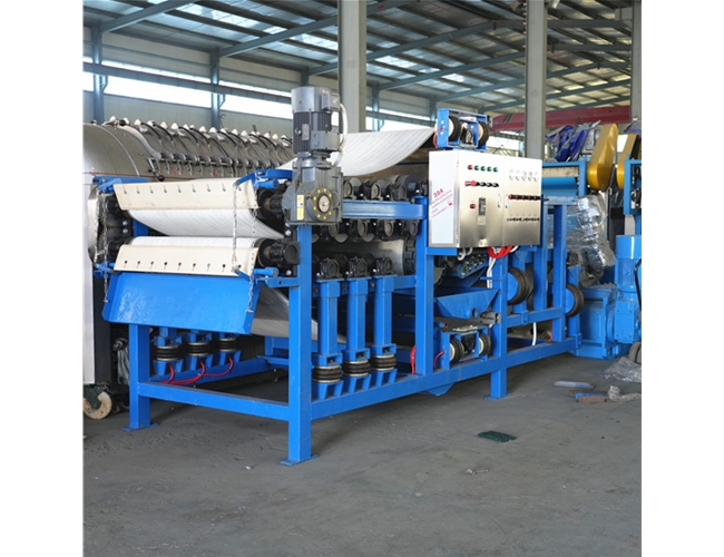 1臺帶式壓榨機完工發(fā)貨