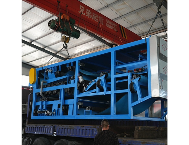 高壓帶式壓濾機(jī)發(fā)貨啦！