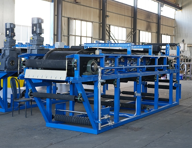 2臺橡膠帶式真空過濾機(jī)發(fā)貨啦！