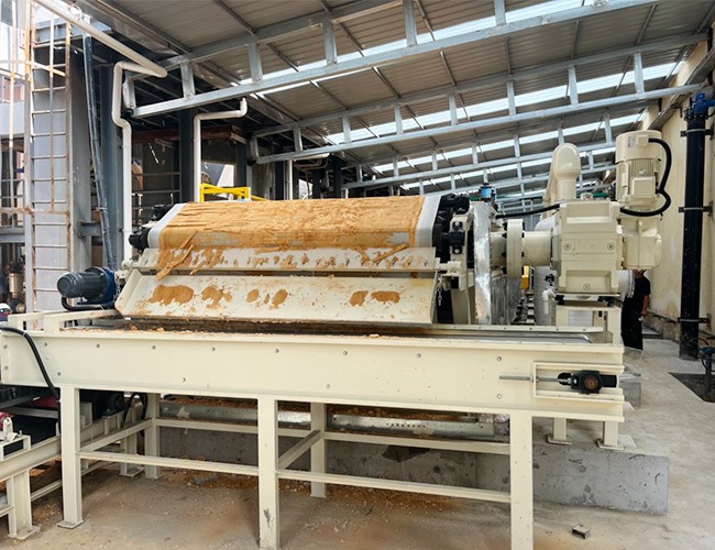 橡膠帶式真空過濾機，唐山客戶硫酸鈣脫水投入使用！