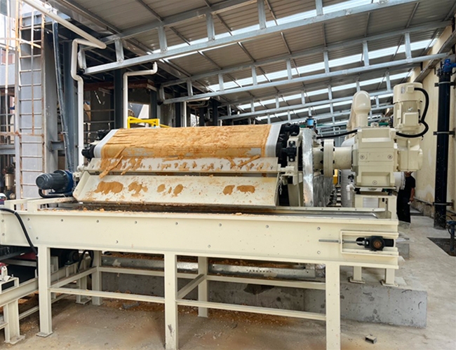 橡膠帶式真空過濾機，唐山客戶硫酸鈣脫水投入使用！