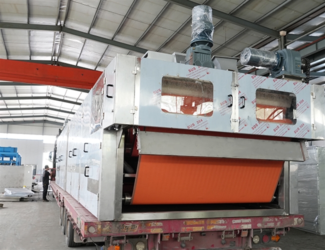 啟程！一體式污泥深度脫水機(jī)，發(fā)往內(nèi)蒙古客戶使用現(xiàn)場(chǎng)