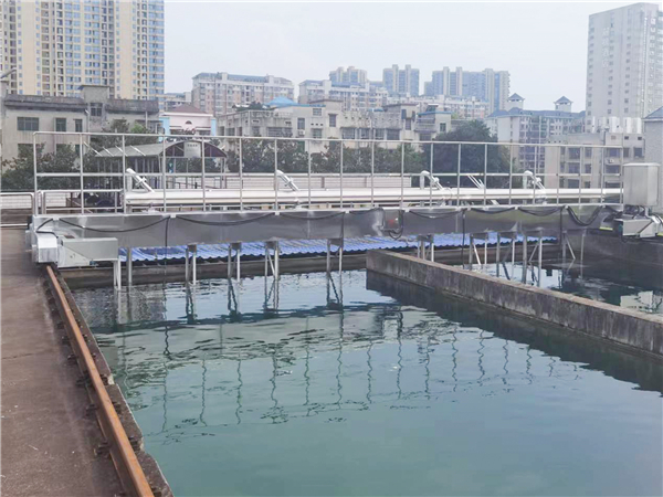 行車式泵吸泥機(jī) 行車式泵吸泥機(jī)