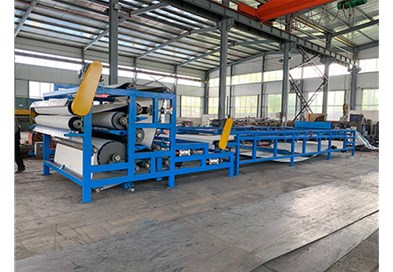 污泥處理選擇帶式壓濾機，環(huán)保與經(jīng)濟雙贏！