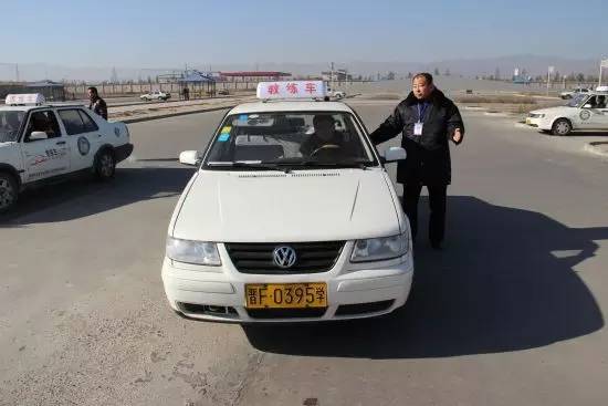 汽車陪練老師：今天起，我再也不想騙人了！
